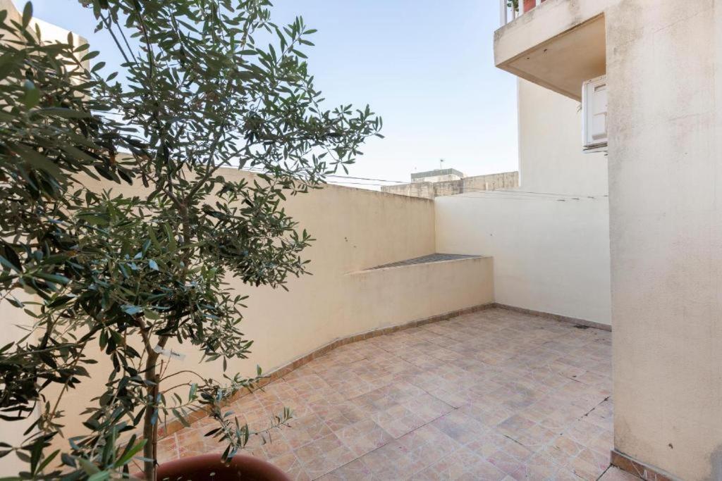 Gudja - Lovely 3 Bedroom Unit With Own Private Entrance Kültér fotó