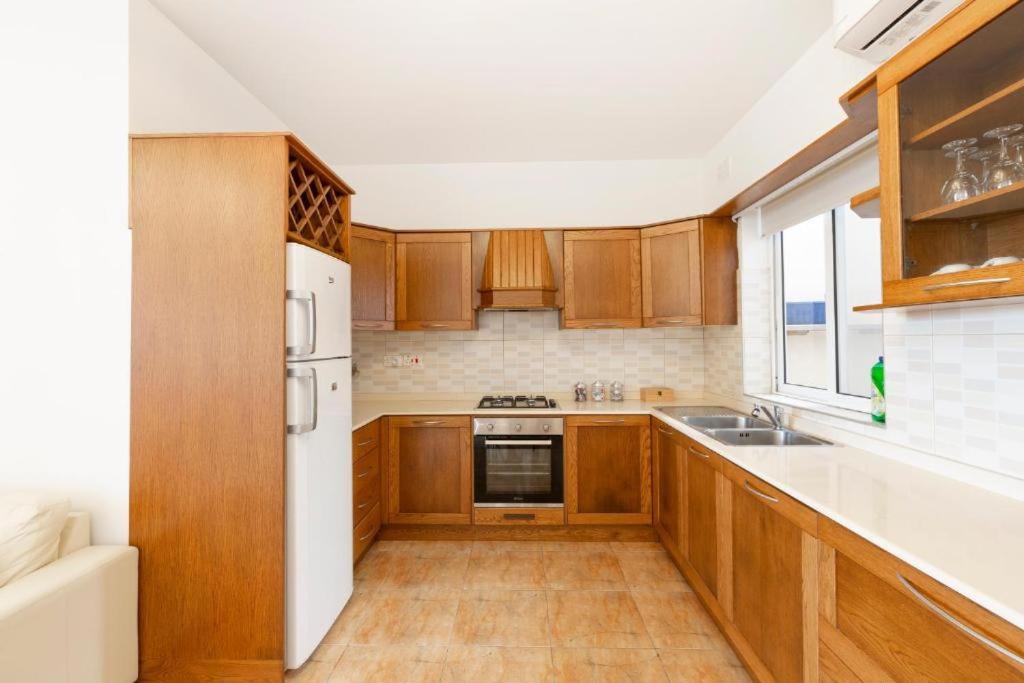 Gudja - Lovely 3 Bedroom Unit With Own Private Entrance Kültér fotó